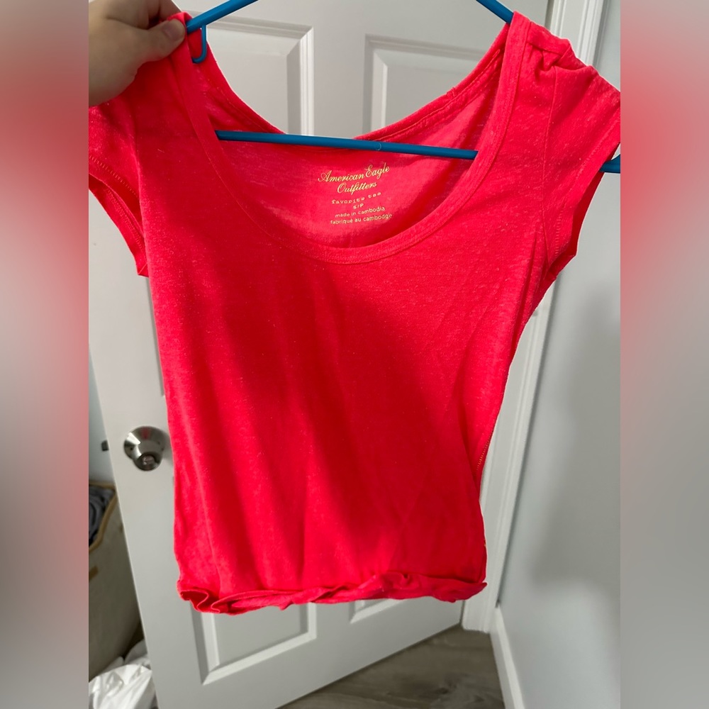 Size small AE tee